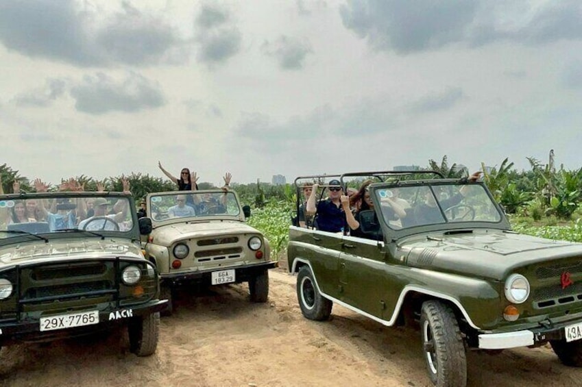 Hanoi Jeep City Tour and Countryside Backstreet Food and Cultures