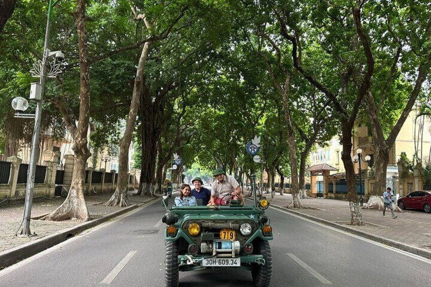 Hanoi Jeep City Tour and Countryside Backstreet Food and Cultures