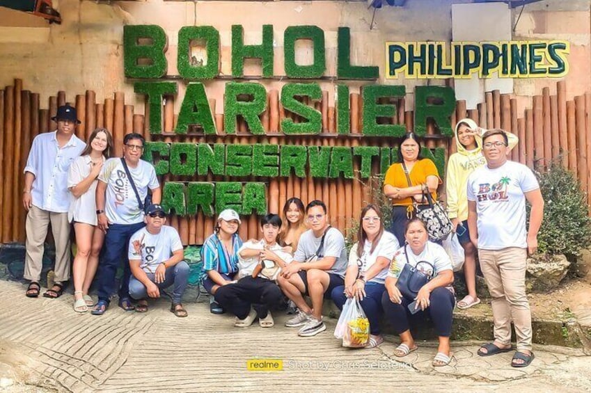 BOHOL Tour - Chocolate Hills, Tarsier and River Cruise (Lunch)