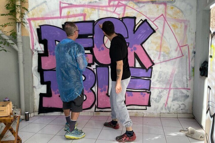 Istanbul Graffiti Art Workshop with Locals at Home Garden