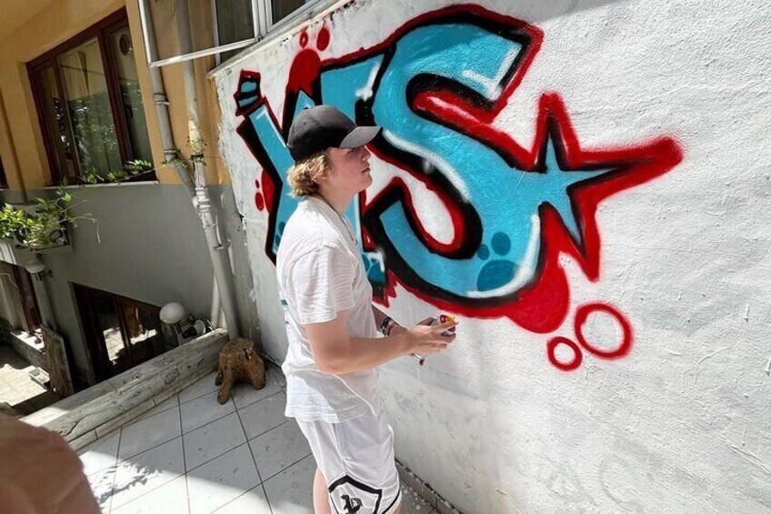 Istanbul Street Art Experience with Local Artists at Home Garden
