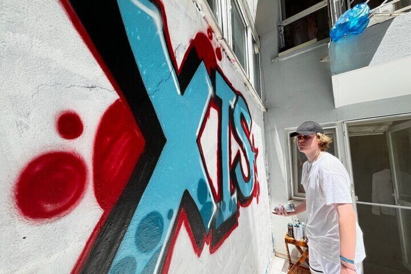 Istanbul Street Art Experience with Local Artists at Home Garden