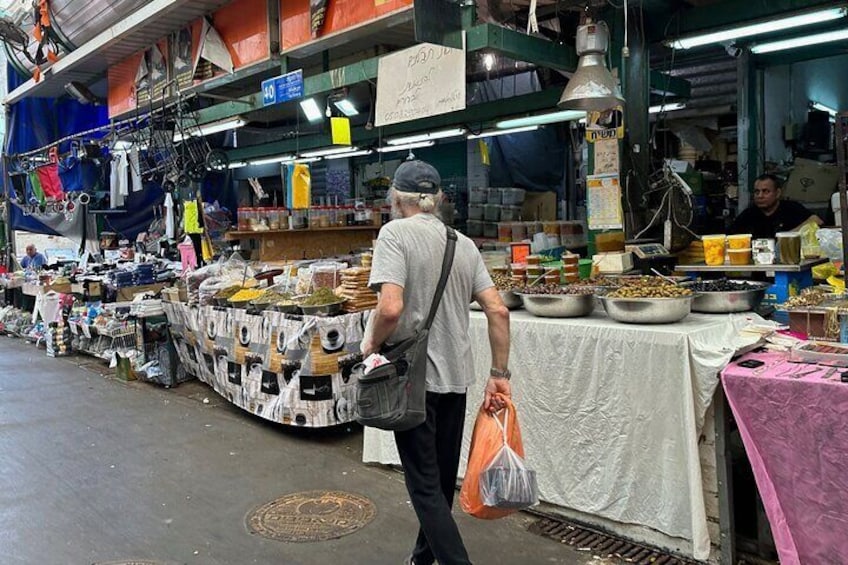 Tel Aviv: Hatikva Market - A Middle Eastern Sensory Journey