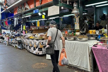 Tel Aviv: Hatikva Market - A Middle Eastern Sensory Journey