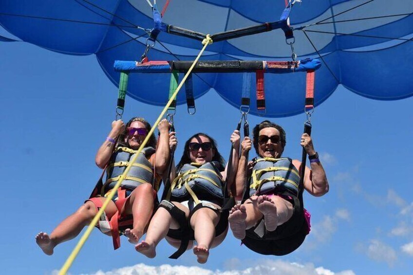 600ft Parasailing Ride in Waikiki, Hawaii 