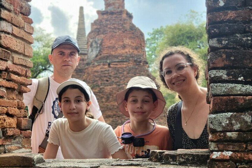 Private Tour to Railway Market Floating Market and Ayutthaya