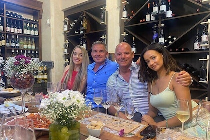 Wine, Olive Oil and Tapas Tasting in Marbella