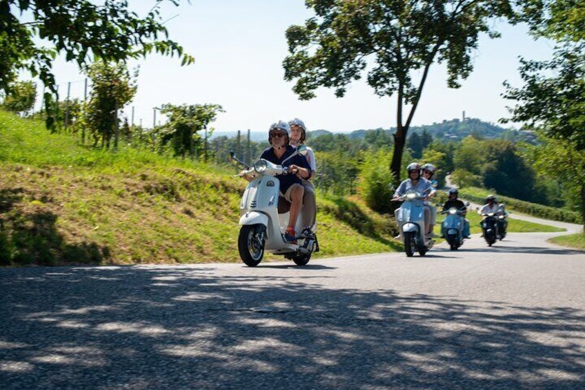 Vespa 125 rental to explore the UNESCO Hills