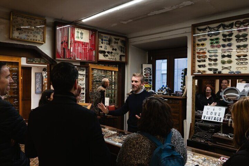 Vintage Shopping Tour in Milan