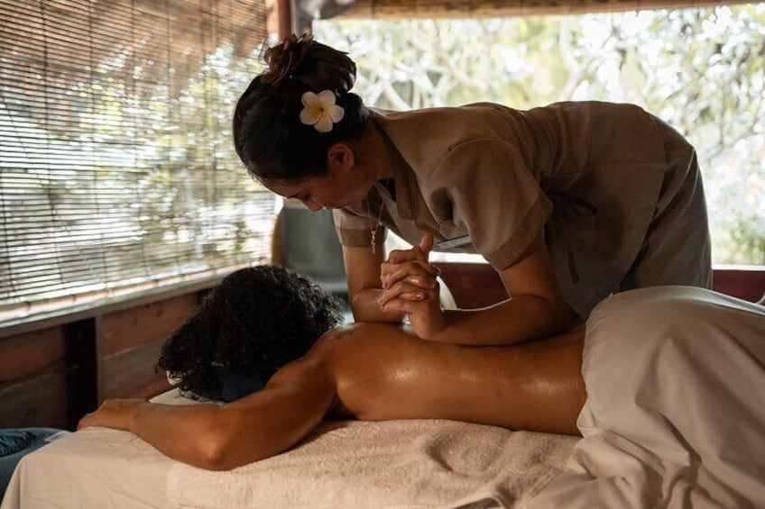 90 Minutes Private Signature Scrub and Massage 