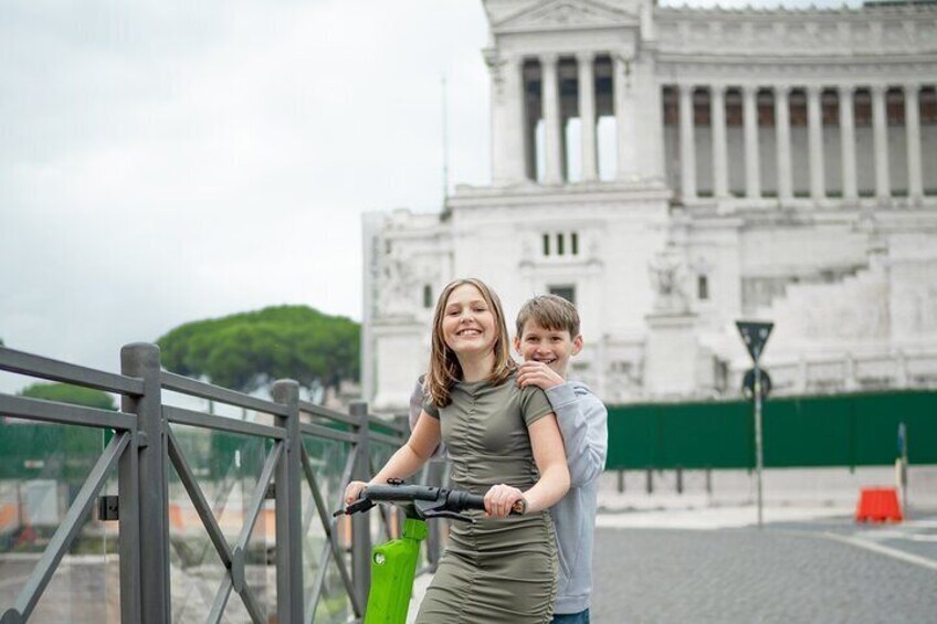 Photoshoot Tour in Rome with Professional Photographer