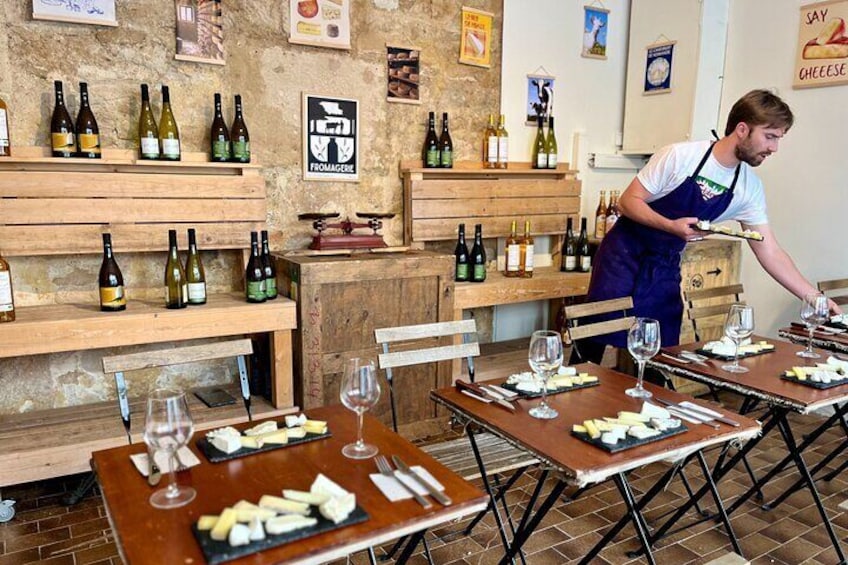 Paris: A Cozy Wine & Cheese Tasting in Montmartre