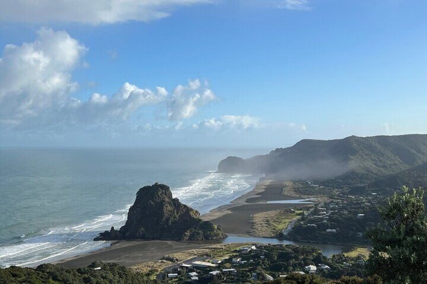 Full Day Exploring the Wild Piha Beach In Auckland 