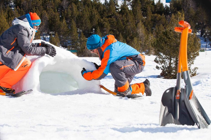 Picture 3 for Activity Andorra: Igloo building in Grau Roig