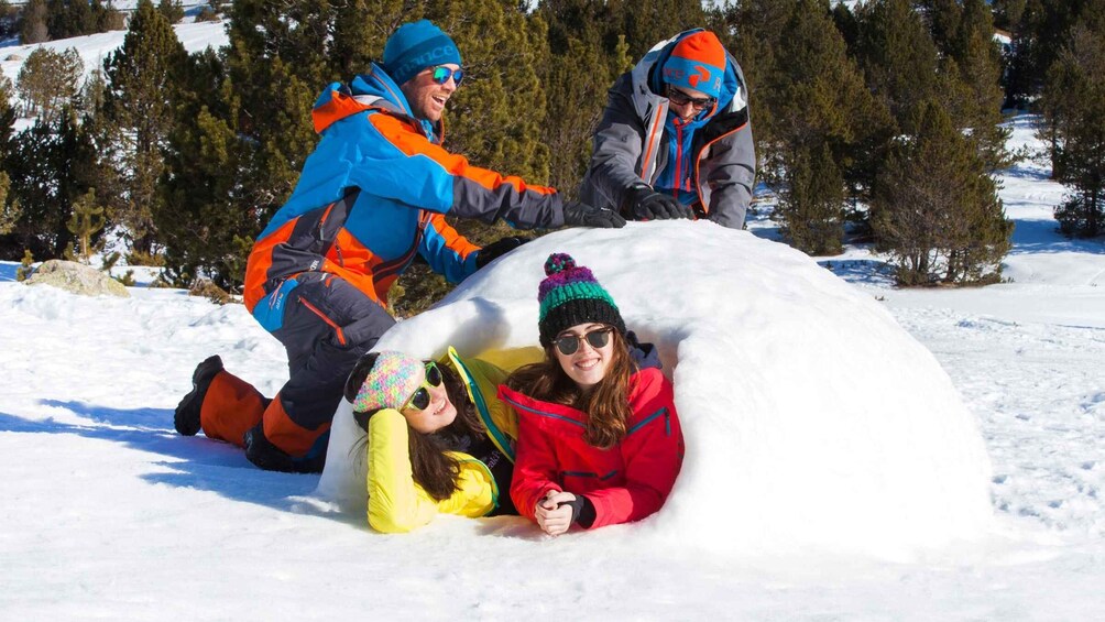 Picture 2 for Activity Andorra: Igloo building in Grau Roig