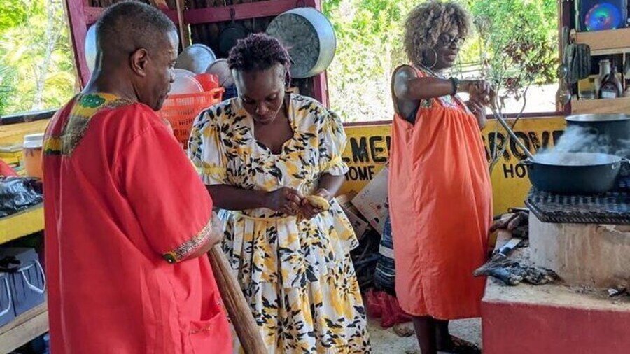 Authentic Garifuna Cooking Class in Hopkins Village Belize