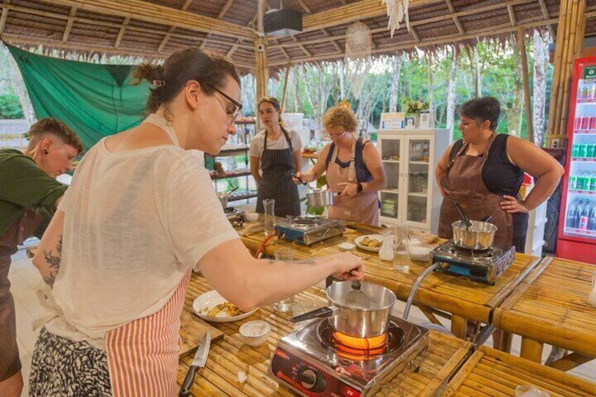 4 hours Khaolak Cooking Class and Market Visit