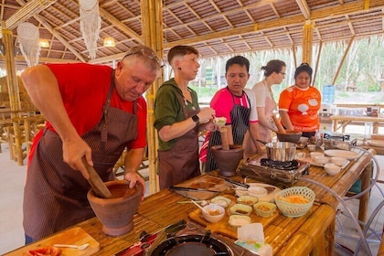 Corso di cucina Khaolak di 3 ore e visita al mercato
