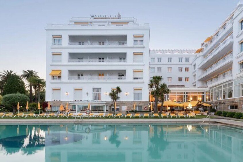 Albariño Wine, Gourmet Gastronomy, and Luxus Hotel in Rías Baixas