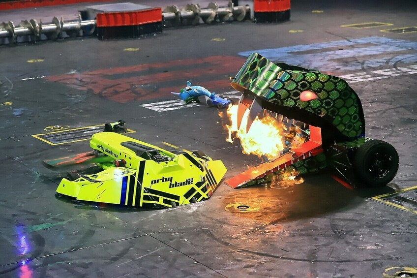 BattleBots Destruct-A-Thon: Killer Robots Fighting