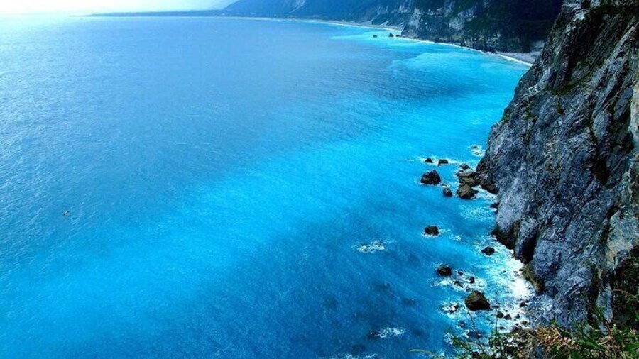 Taroko, Qingshui Cliff, Xincheng Old Street & Qixingtan Day Tour
