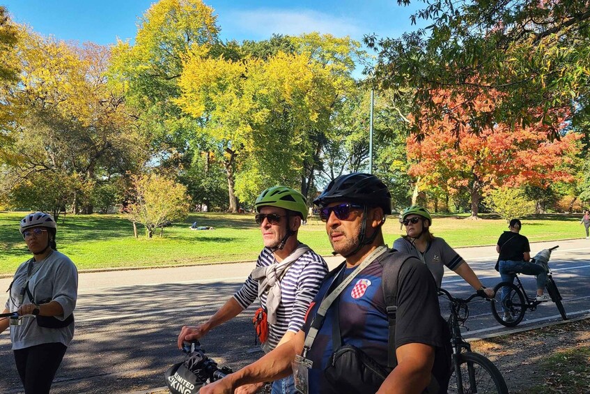 Picture 4 for Activity NYC: English or German Central Park Bike Tour & eBike Option