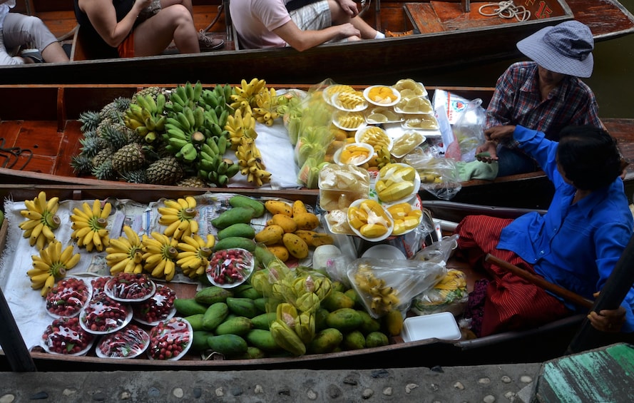 Damnoen Saduak : Floating Market Tour & Erawan Waterfall