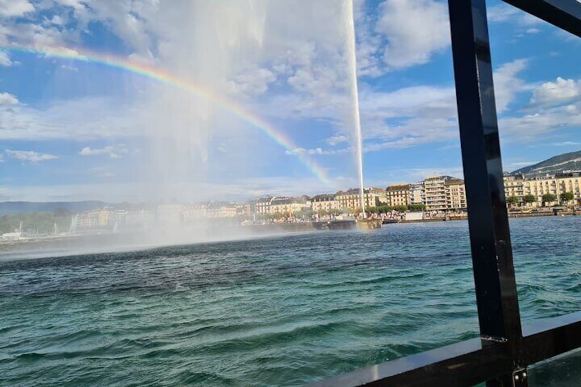 Geneva: Private Cruise on Lake Geneva with Aperitif