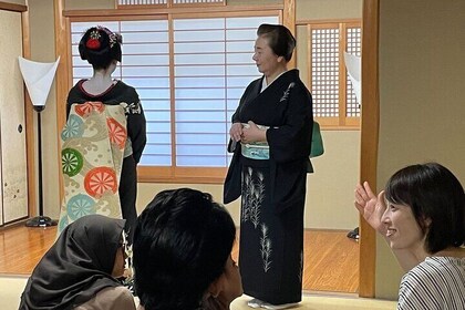 Begegnung mit Geishas in Kyoto und kultureller Spaziergang durch Gion