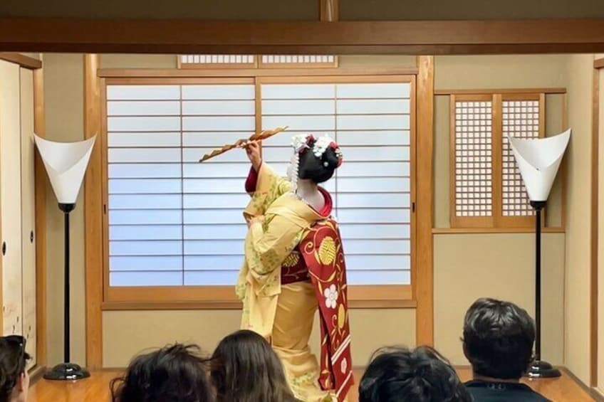 Kyoto Geisha Encounter and Cultural Gion Walking Tour