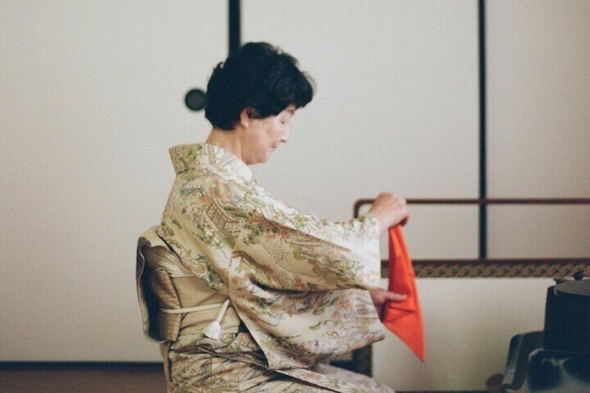 Tea ceremony by the tea master in Kyoto SHIUN AN