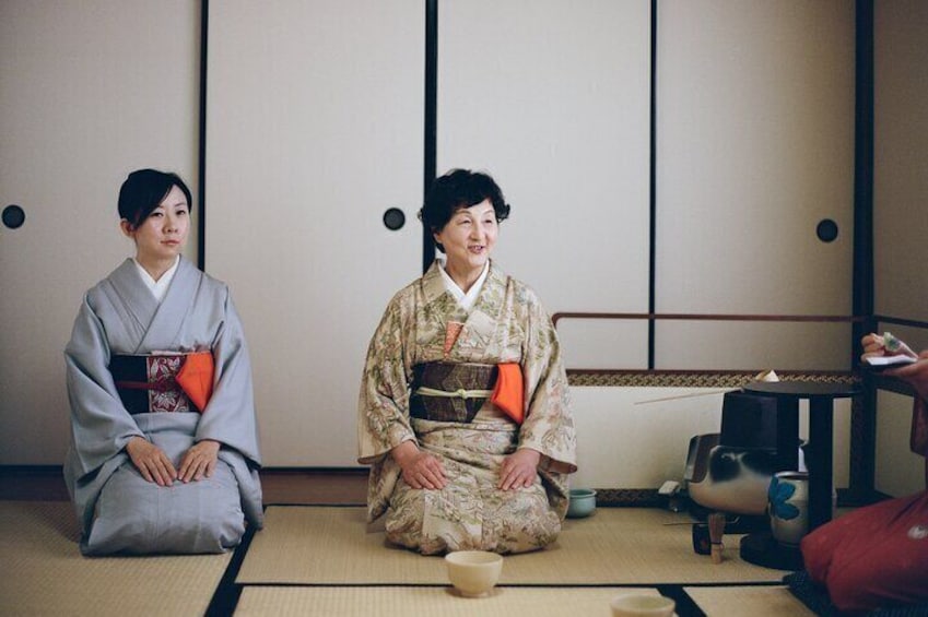 Tea ceremony by the tea master in Kyoto SHIUN AN