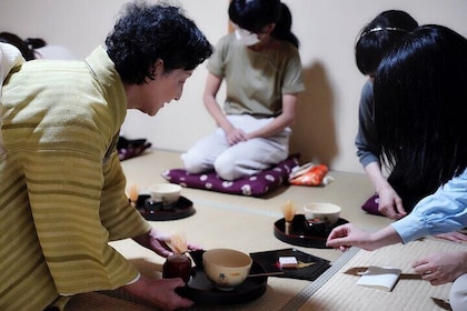 Tea ceremony by the tea master in Kyoto SHIUN AN