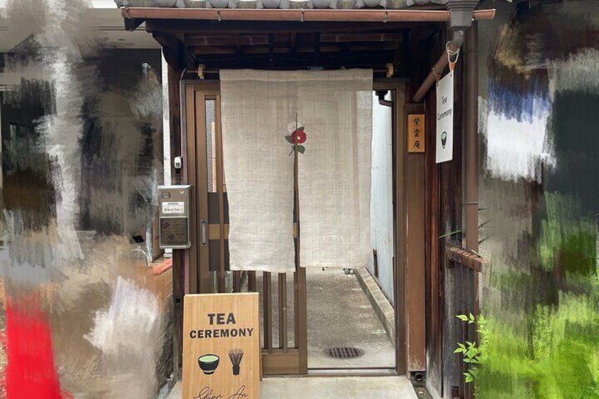 Tea ceremony by the tea master in Kyoto SHIUN AN