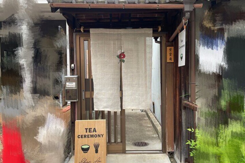 Tea ceremony by the tea master in Kyoto SHIUN AN