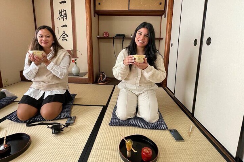 Tea ceremony by the tea master in Kyoto SHIUN AN