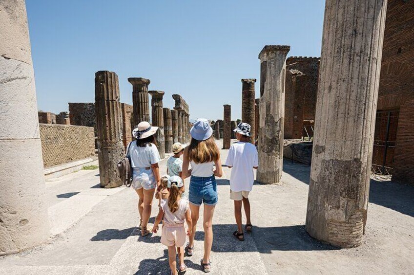 3 Hours Private and Guided Tour of the Excavations in Pompeii