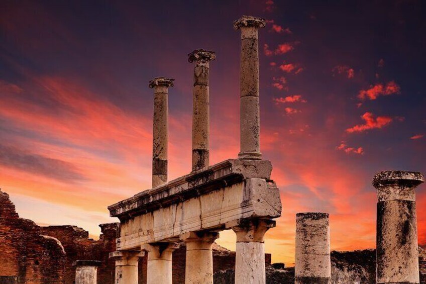 3 Hours Private and Guided Tour of the Excavations in Pompeii