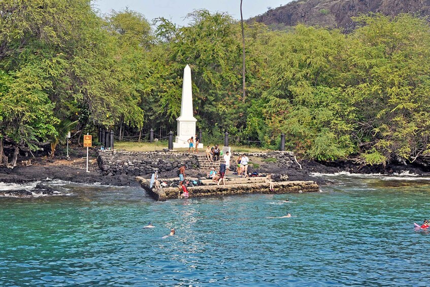 Kailua-Kona: Captain Cook Reef Catamaran Day Trip with Lunch