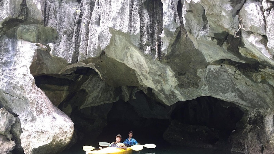 Cat Ba island: Full-Day Cruise to Lan Ha Bay and Ha Long Bay