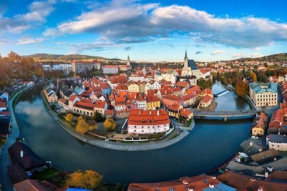 Private Driver from Prague to Vienna with a Stop in Cesky Krumlov