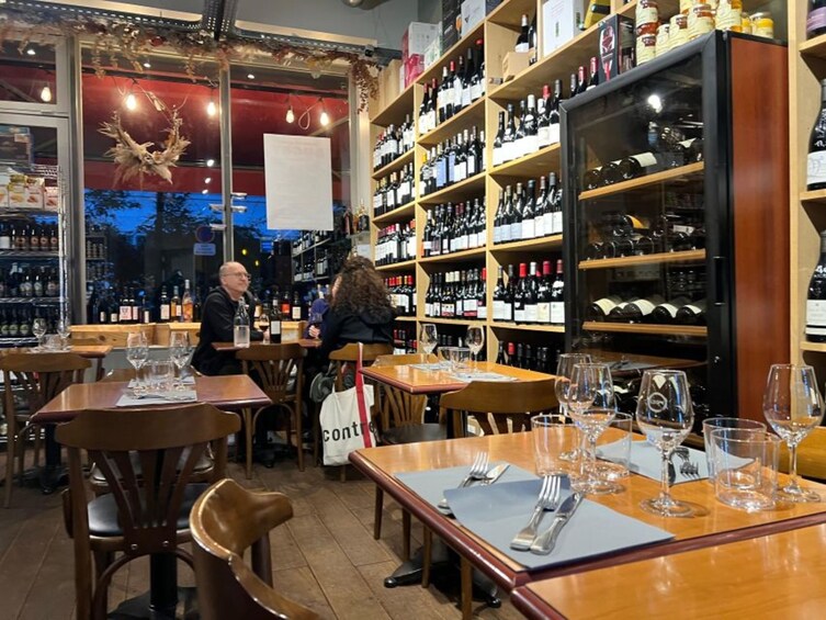 Paris : Walking Tour with Wine, Cheese, Cold Cuts tasting