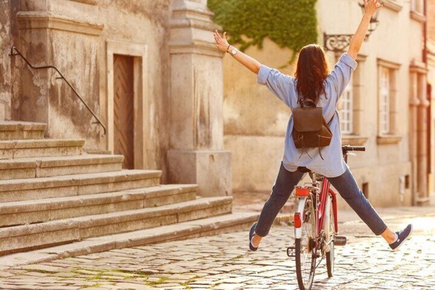 2-Hour Bike Tour to Discover Bologna's Squares and Monuments