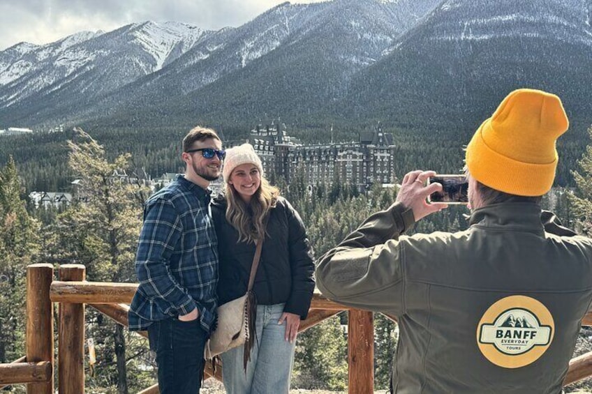 Moraine Lake and Lake Louise Tour from Calgary - Canmore - Banff