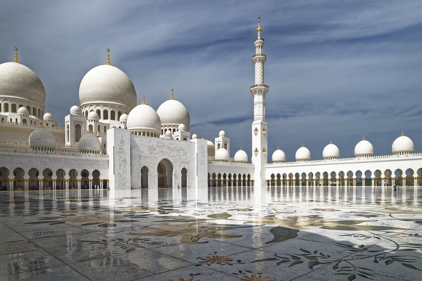 Abu Dhabi City Tour - Exploring Abu Dhabi's Rich Culture and Modern Wonders