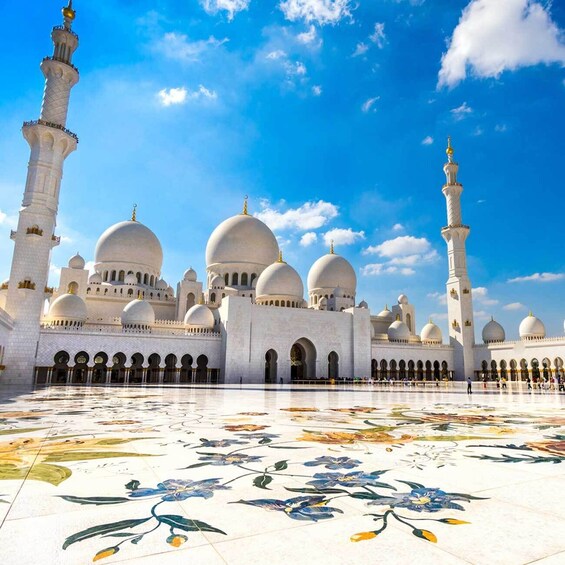 Abu Dhabi City Tour - Exploring Abu Dhabi's Rich Culture and Modern Wonders