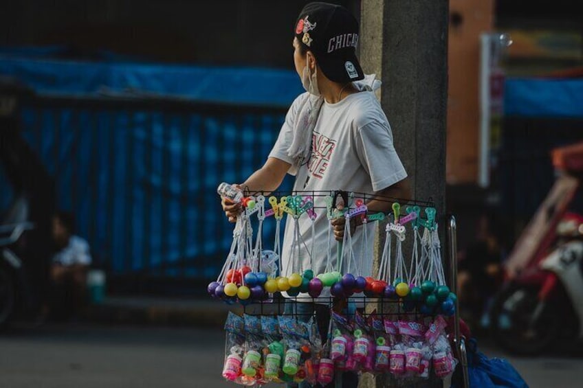 Manila Night Market Tour with V