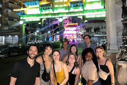 Experiencia en el mercado nocturno de Manila con guía local