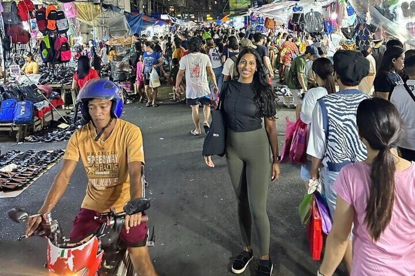 Manila Night Market Tour with V