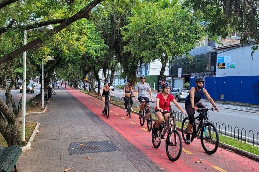 Cycling at Hercílio Luz Avenue
